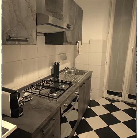 Tra Mare E Centro Apartmán *