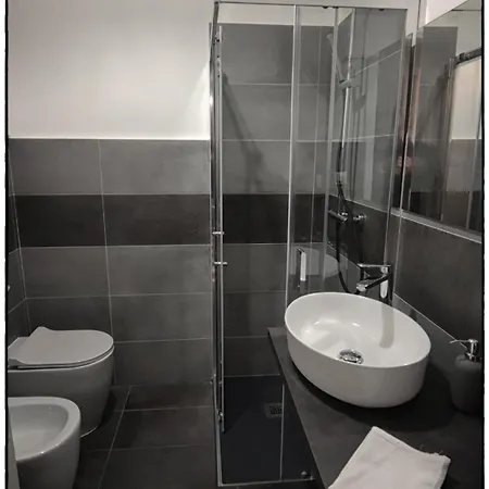 Tra Mare E Centro