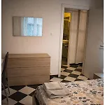 Tra Mare E Centro Genua