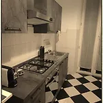 Tra Mare E Centro Apartament *